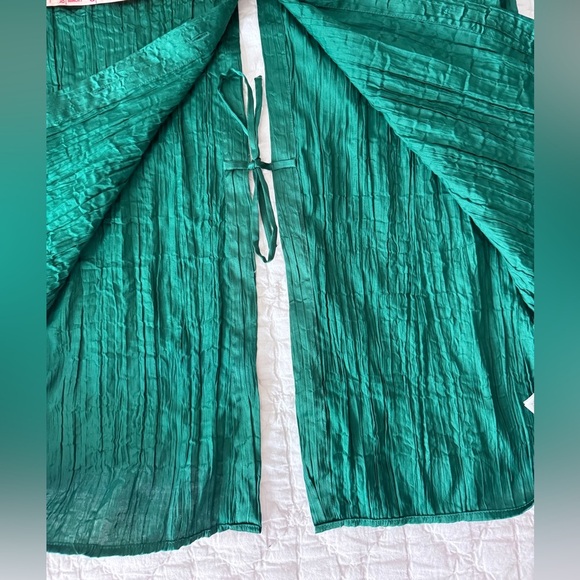 & Other Stories Green Long Sleeve Top with Open Back in sz. 4 - Picture 11 of 12